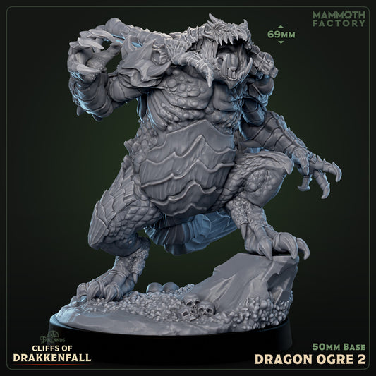 Dragon Ogre 2 D&D miniatuur - draconische ogre mutant met reptielachtige transformatie, fantasy miniaturen boss monster voor epische encounters bij Quest & Craft
