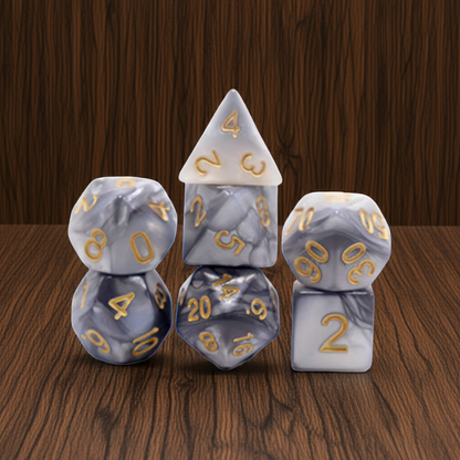 Black & Grey dobbelstenen met gouden cijfers – Donkere Dice Set